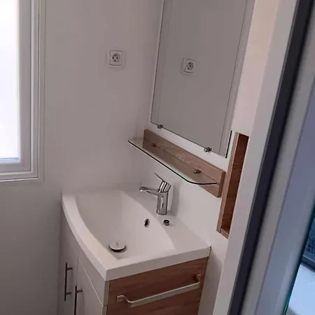 Mh306 - Charmettes Kamp alanı